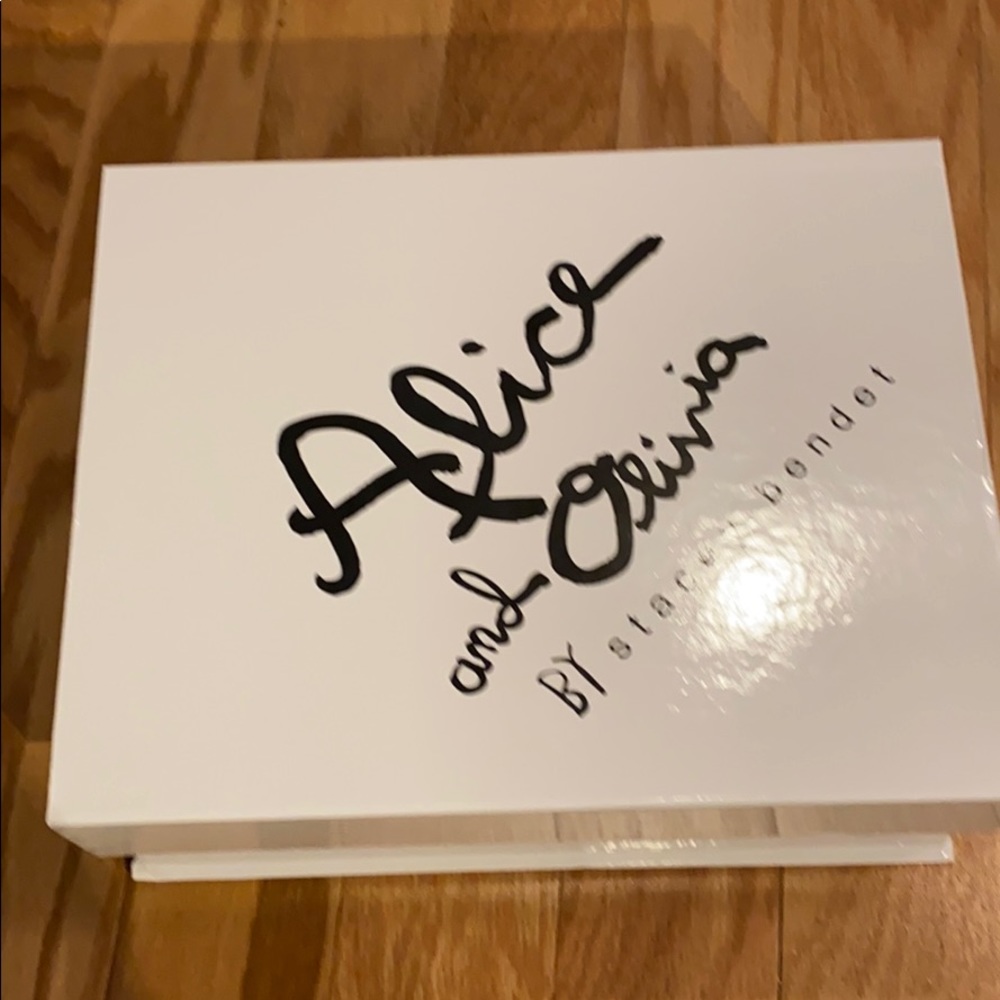 Alice + Olivia Lillian Snake skin embossed sandals - Picture 9 of 9